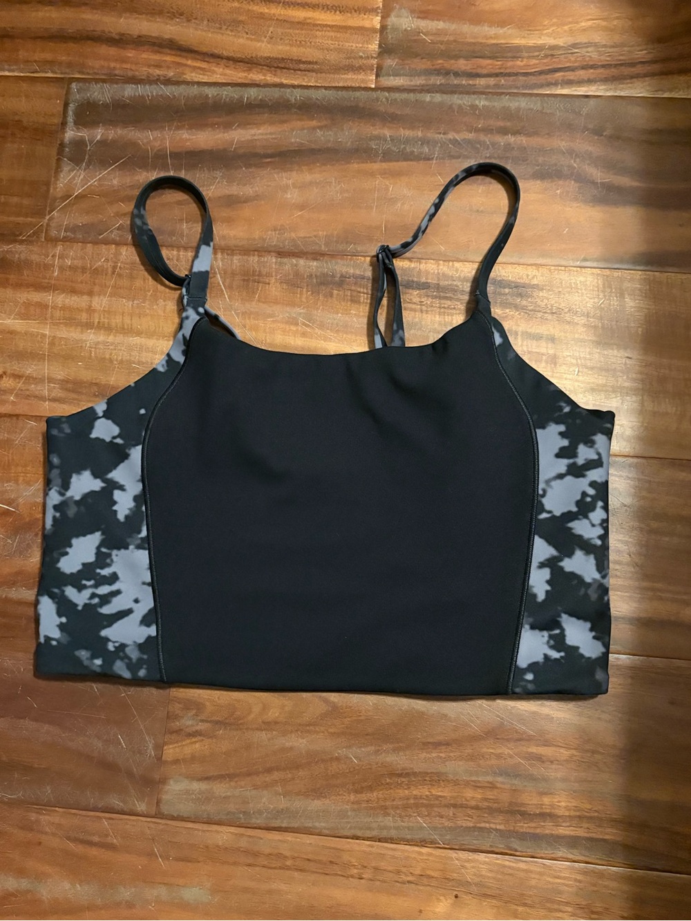 Nike Women’s Longline Sports Bra Medium Black Gray Camo Crop Top (1050)